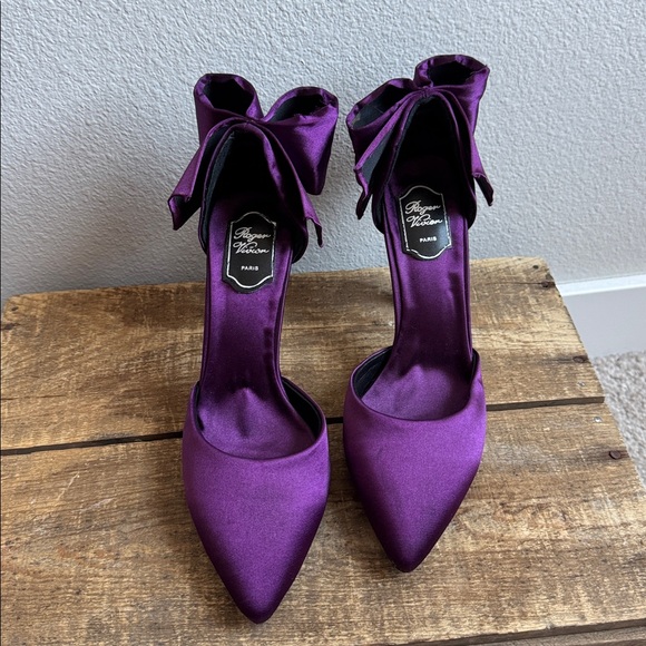 Roger Vivier Plum Purple Bow Crystal Pumps  size 39 - Picture 2 of 8